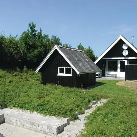 3 Bedroom Beautiful In Glesborg *