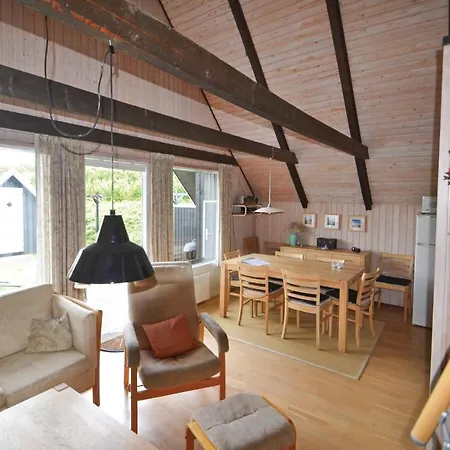 3 Bedroom Beautiful In Glesborg Tatil Evi Bønnerup Strand